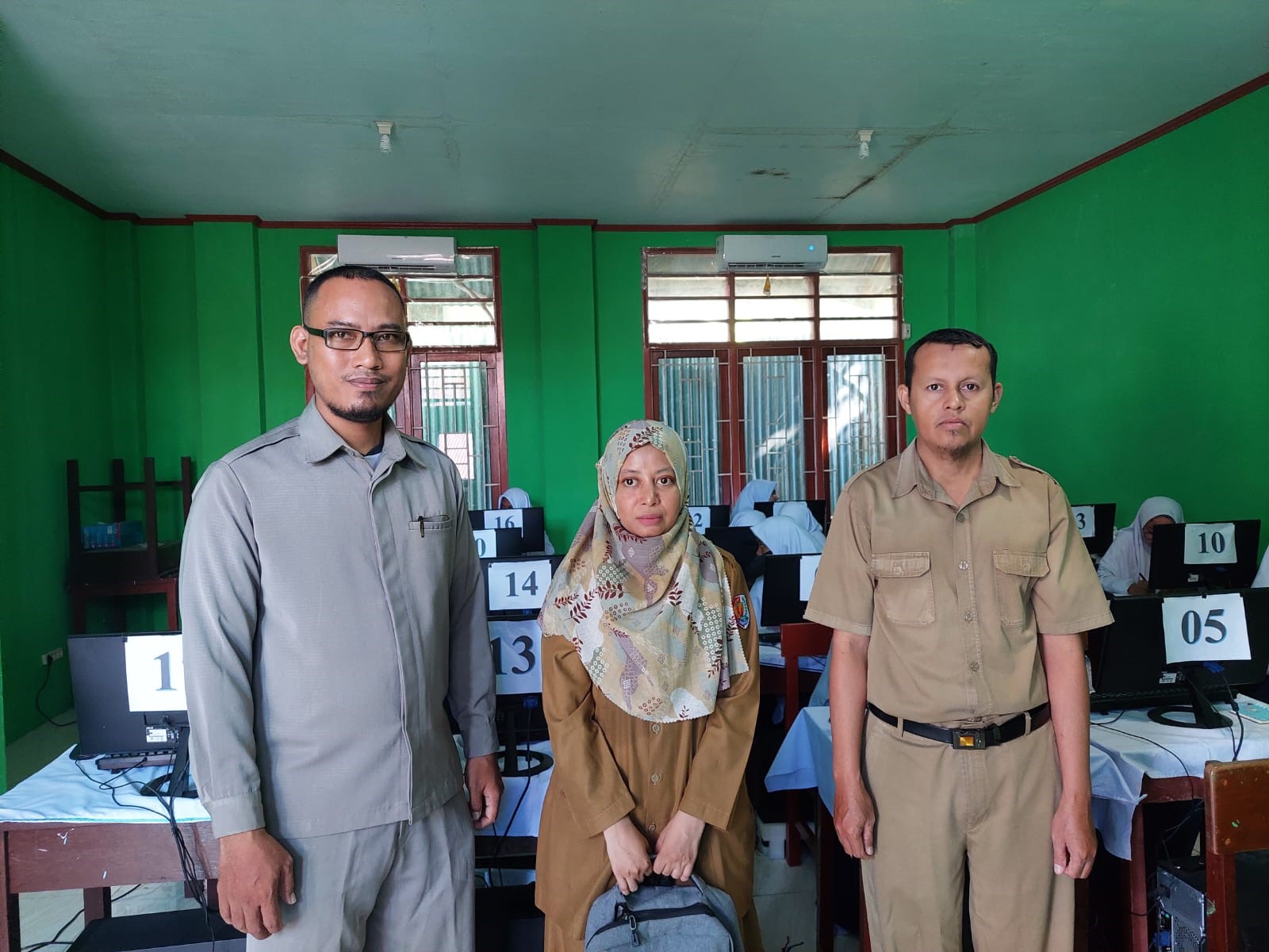 persiapan pelaksanaan assesmen nasional berbasis computer di SMP IT As Salaam Kabupaten Fakfak