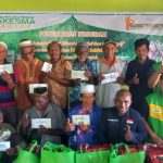 Penyerahan kado bahagia bersama Yatim, Dhuafa, Mualaf dan Guru Ngaji distrik Kokas dan distrik Fakfak