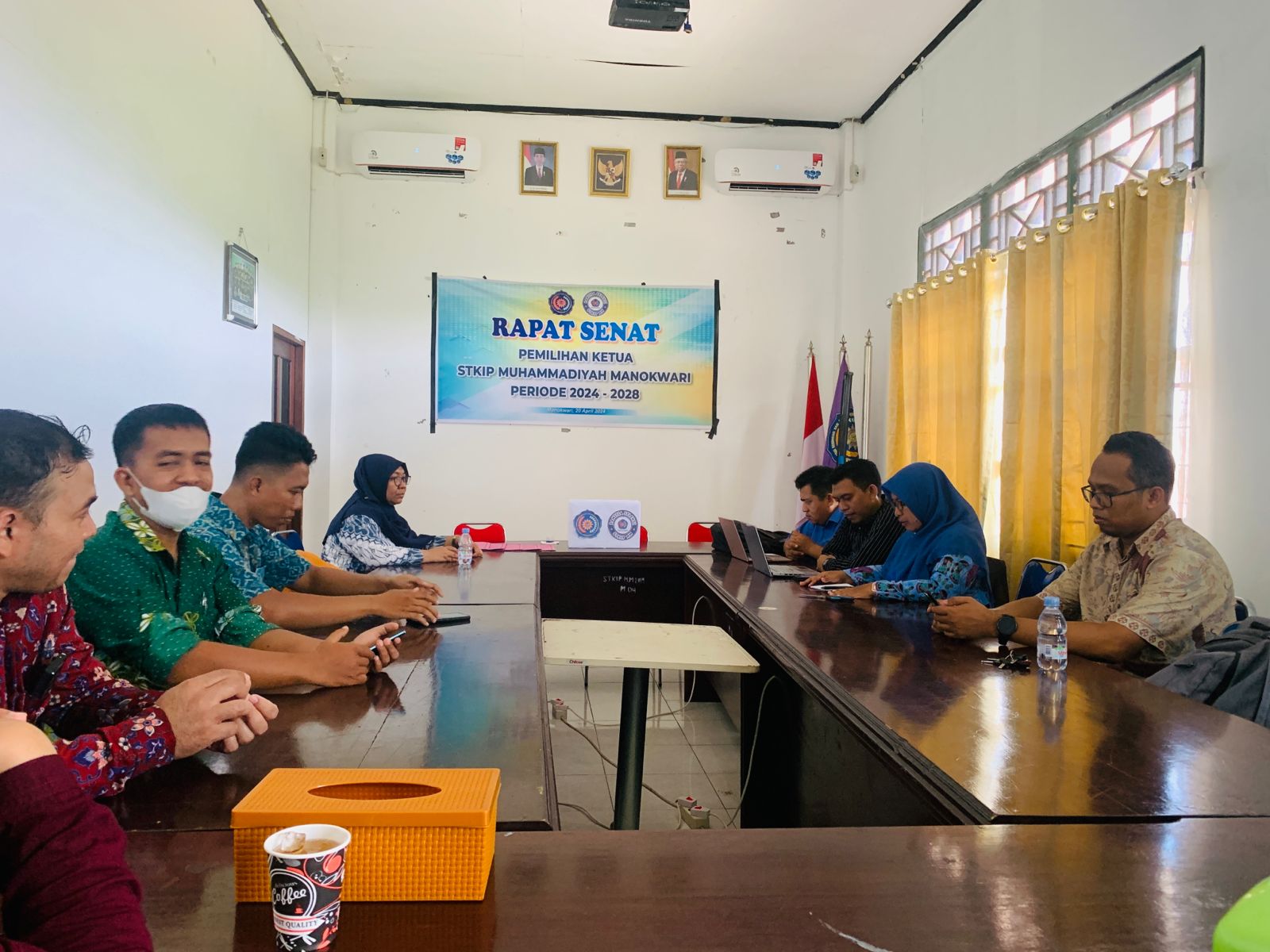 Suasana Rapat Senat Stikip Muhammadiyah Manokwari 