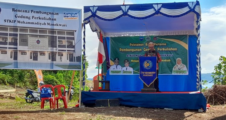 Foto. Sambutan Bupati Kabupaten Manokwari Hermus Indow Saat Peletakan Batu Pertama Pembangunan Gedung Perkuliahan Kampus STIKIP Muhammadiyah Manokwari