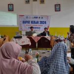 Suasana Rapat Kerja SMPIT Insan Mulia Manokwari