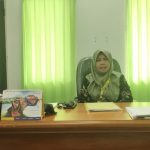 Direktur RSUD Fakfak dr. Karyani Kastella, M.Kes, Spa.Rad saat ditemui wartawan diruang kerjanya (Dok. tagarutama.com)