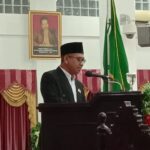 Juru bicara sekaligus Ketua Fraksi ABS Imam, S.Pd.I menyampaikan pandangan Akhir fraksi ABS terhadap Rancangan Peraturan Daerah tentang Anggaran Pendapatan dan Belanja Daerah (APBD) Perubahan Tahun Anggaran 2024 (Dok. Sekwan Fakfak)