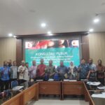 Pemerintah daerah, tokoh adat, kepala Distrik serta Kepala kampung sekabupaten Fakfak berkumpul dalam kegiatan Konsultasi Publik terkait Rancangan Peraturan Bupati tentang Pedoman Pelaksana Penataan Ruang Kampung dan Identifikasi Hak Ulayat Marga Tingkat Kampung yang di Fasilitasi Yayasan Kaleka