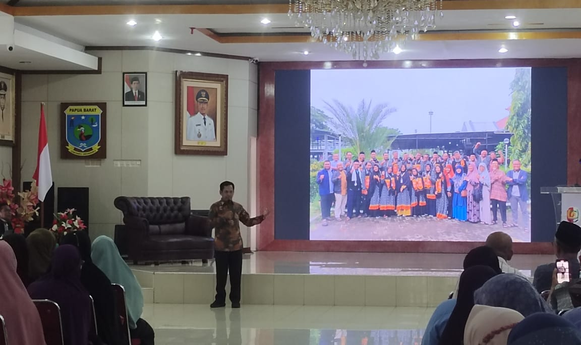 Workshop Parenting sehari bertajuk "Mengasuh Gen Z: Membangun Koneksi dengan Komunikasi Asyik" yang dilaksanakan Yayasan As Salaam Fakfak menghadirkan, Dr. H. Wiranto, M.Kom, M.Cs. Salah satu Praktisi Parenting Nasional dan Wakil Ketua II JSIT Indonesia.