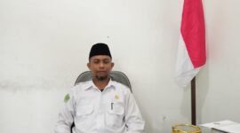 Kepala Kantor Urusan Agama (KUA) Distrik Fakfak, Baharudin M. Munawi saat ditemui wartawan.