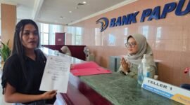Penyetoran Perdana Retribusi Pala Komoditas Unggulan melalui Bank Papua oleh Pelaku Usaha di Fakfak. 