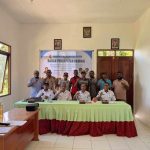 Kepala Seksi Pembukuan Penerimaan Bapenda Fakfak Egenius Wagab, SE,. MM, melaksanakan sosialisasi implementasi Peraturan Daerah (Perda) Nomor 8 Tahun 2023 dan Peraturan Bupati (Perbup) Nomor 9 Tahun 2025 tentang Pajak dan Retribusi Daerah ke beberapa Distrik.