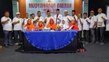 Foto Bersama beberapa pengurus DPD PKS Kabupaten Fakfak Masa Periode 2025 - 2030. (Foto. tu)