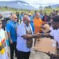 Gubernur Meki Nawipa menegaskan bahwa anak-anak orang asli Papua (OAP) Tengah termasuk anak Koteka bukanlah kelompok yang tertinggal (foto : koreri)