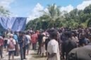 Sekira 200 orang masyarakat adat dari enam kampung di Distrik Konda dan Distrik Teminabuan, Kabupaten Sorong Selatan atau Sorsel, Papua Barat Daya membubarkan sosialisasi yang digelar perusahaan perkebunan kelapa sawit PT Anugerah Sakti Internusa (ASI). (foto : Jubi.com)