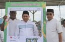 Bupati Fakfak Samaun Dahlan berpose dan turut berbahagia menyambut Ramadhan 1447 H.