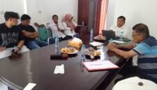 Dinas Perkebunan Fakfak melalui Widhi Asmoro Jati memanggil delapan pelaku usaha grosir perdagangan pala antar pulau dalam sebuah pertemuan koordinasi dan penguatan komitmen mutu.