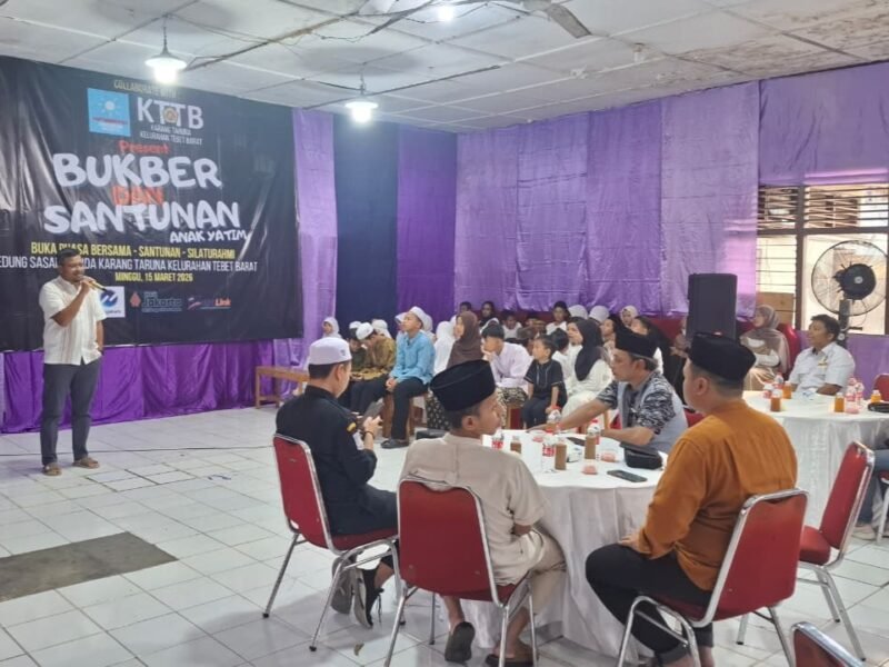 Pengurus Wilayah (PW) Matahari Pagi Indonesia Provinsi DKI Jakarta bersama Karang Taruna Kelurahan Tebet Barat menggelar kegiatan buka puasa bersama dan santunan anak yatim di wilayah Tebet, Jakarta Selatan.