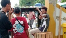 Pintu Utama Pasar Thumburuni ditutup, aktivitas pasar terganggu.