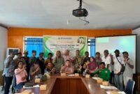 Kepala Dinas Perkebunan Fakfak Widhi Asmoro Jati, ST, MT., menggelar sosialisasi sekaligus penyusunan penerapan Standar Nasional Indonesia (SNI) untuk Pala Tomandin Fakfak bersama Sebanyak 45 peserta hadir, terdiri dari petani, kelompok tani, pengumpul, pengepul, hingga perwakilan masyarakat perlindungan indikasi geografis Pala Tomandin Fakfak.