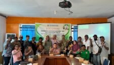 Kepala Dinas Perkebunan Fakfak Widhi Asmoro Jati, ST, MT., menggelar sosialisasi sekaligus penyusunan penerapan Standar Nasional Indonesia (SNI) untuk Pala Tomandin Fakfak bersama Sebanyak 45 peserta hadir, terdiri dari petani, kelompok tani, pengumpul, pengepul, hingga perwakilan masyarakat perlindungan indikasi geografis Pala Tomandin Fakfak.