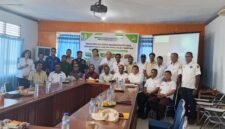 Dinas Perkebunan menggelar rapat koordinasi Tim Pengendali Komoditas Unggulan Pala Daerah yang dihadiri DPRK Fakfak, lembaga adat, instansi vertikal seperti Pelni, KSOP, dan Karantina, pelaku usaha dan perwakilan Masyarakat Indikasi Geografis Pala Tomandin Fakfak.