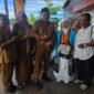 Ibu Elminur, seorang pengepul pala yang berhasil mewujudkan impiannya menunaikan ibadah haji ke Tanah Suci.