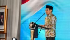 Menko Pemberdayaan Masyarakat Muhaimin Iskandar dalam acara Paritrana Jaminan Sosial Ketenagakerjaan Award 2025 di Plaza BP Jamsostek.