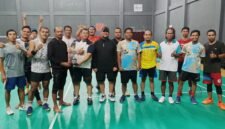 Ketua PBSI Fakfak, Widhi Asmoro Jati membuka gelaran PB Samandar Cup dalam peringatan Hari Ulang Tahun ke-75 PBSI.