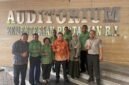 Bersama Bupati Kabupaten Fakfak, Kepala Dinas Perkebunan dan 5 Perwakilan Kelompok Pekebun Pala turut ambil bagian dalam Konsolidasi Pembangunan Pertanian Wilayah Papua Tahun 2026 yang diselenggarakan oleh Kementerian Pertanian Republik Indonesia di Auditorium F Kementerian Pertanian RI di Jakarta. 