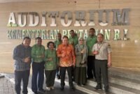 Bersama Bupati Kabupaten Fakfak, Kepala Dinas Perkebunan dan 5 Perwakilan Kelompok Pekebun Pala turut ambil bagian dalam Konsolidasi Pembangunan Pertanian Wilayah Papua Tahun 2026 yang diselenggarakan oleh Kementerian Pertanian Republik Indonesia di Auditorium F Kementerian Pertanian RI di Jakarta.