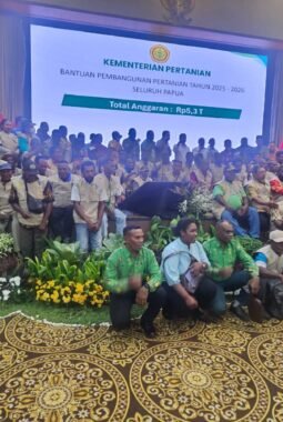 Audience Hangat Bupati Fakfak dan Menteri Pertanian RI: “Pala dan Kelapa, Masa Depan Ekonomi Fakfak”