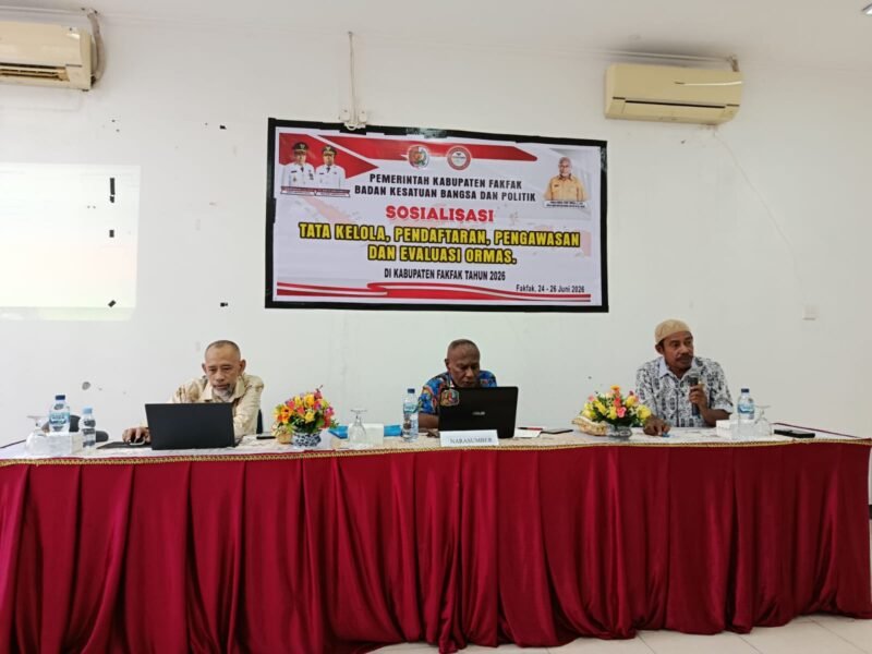 Sosialisasi Tata Kelola, Pendaftaran, Pengawasan, dan evaluasi Ormas dihadirkan Kelapa kesbangpol Donald Semuel Henry Wenggi, S.T., M.M., Inspektur Pembantu Wilayah V A.K. Rumoning, S.Sos., M.Si.
