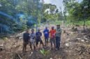 GERTAK (Gerakan Tanam Kebun Fakfak) dipimpin Imelda Hegemur menanam Sebanyak 1.600 bibit pinang pada lahan seluas satu hektare di Kampung Kiat.