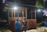 Tampak Mama Yuliana, warga Kampung Wartutin yang menerima manfaat Program Pondok Pinang 