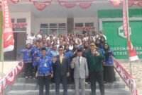 Anggota DPRK Fakfak Imam, S.Pd.I berfoto bersama kepala Puskesmas Kramongmongga Ekan Kuda,, SKM dalam kunjungan ke Puskesmas Kramongmongga. 